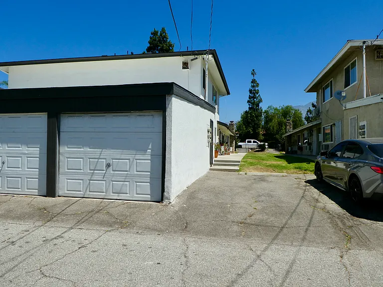 966 W Pine St #A — Photo 22