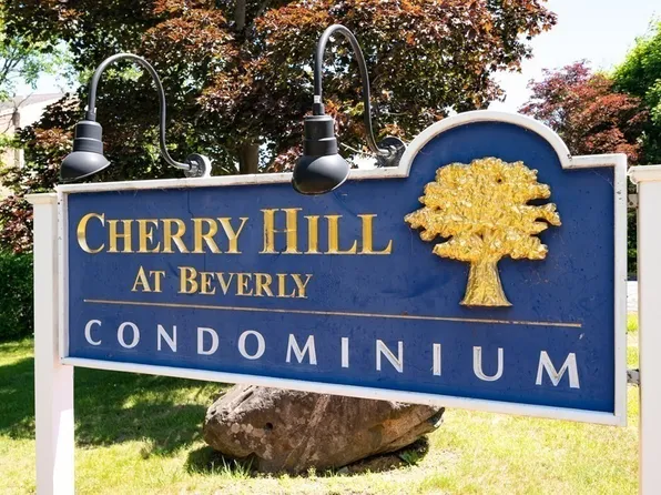 4 Duck Pond Rd APT 234, Beverly, MA 01915