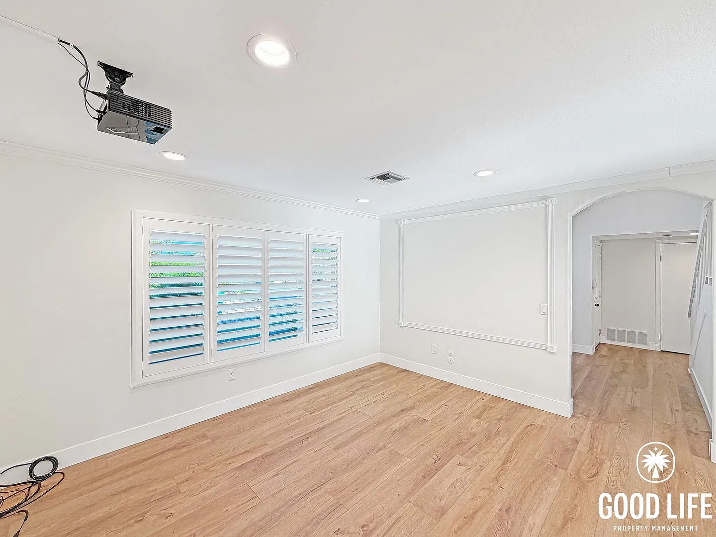 SD: Spacious 5BD/2.5BA in Oceanside w/ Private Pool, 3-Car Garage & Large Yard! Move-In Special: ... — Photo 4