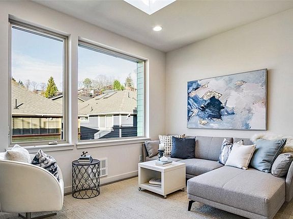 Spacious living room