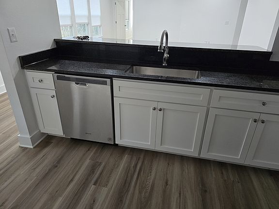 3rd image of 3175 McMillan Creek Dr