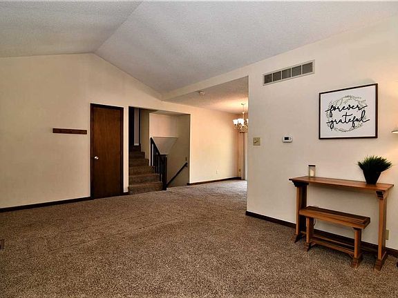 5th image of 5988 Westchester Dr