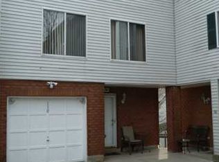 130 Emily Ln, Staten Island, NY 10312
