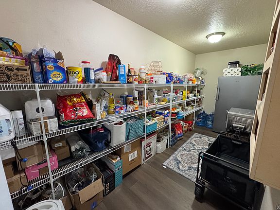 5th image of 242 W Kestrel Dr