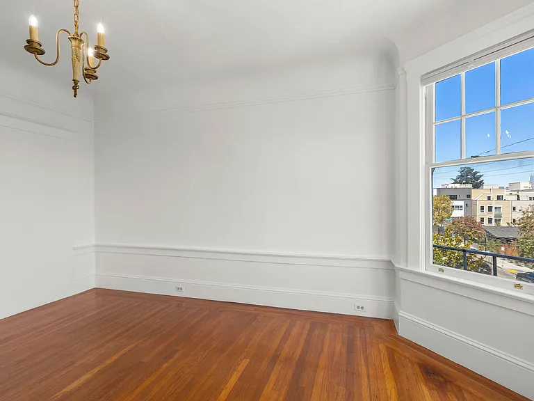 1166 S Van Ness Ave #5 — Photo 12