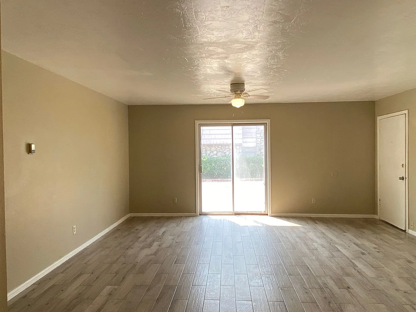 Conveniently Located 1 Bedroom Condo Nw Oklahoma City Section 8 Approved Property — Photo 3