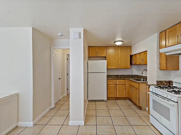 137-139 4th St #139-C — Photo 20