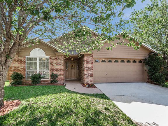 3rd image of 2424 Glade Springs Dr