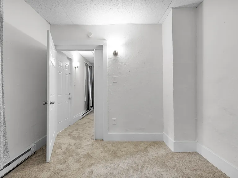 426 W Green St #1 — Photo 19