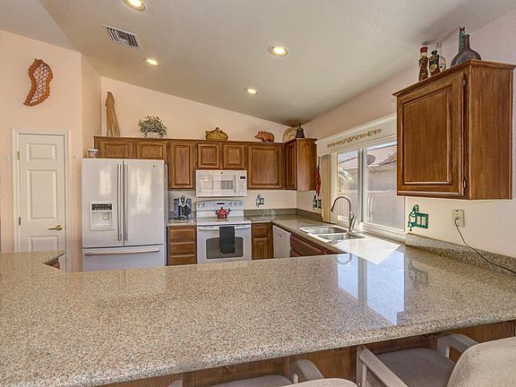 3rd image of 38108 S Canada Del Oro Dr