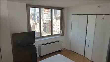 Rented by R New York