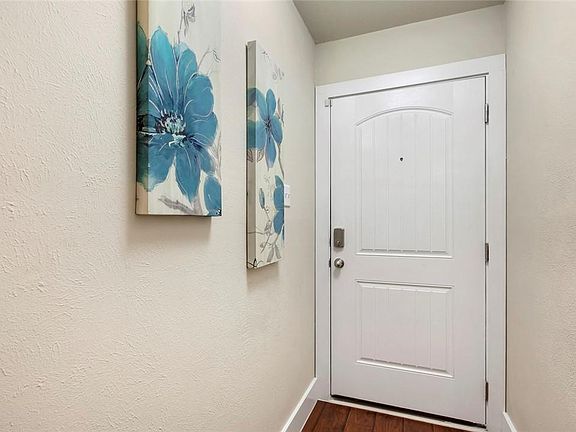 2nd image of 6101 Harwin Ln