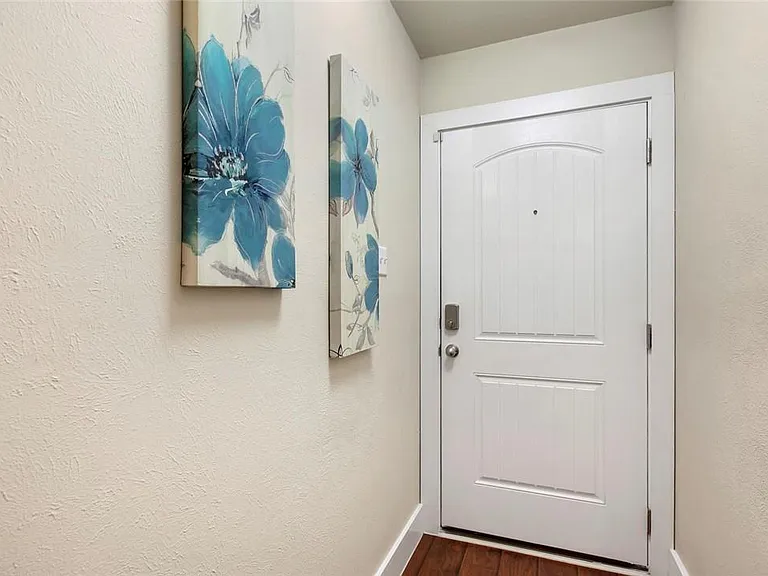 6101 Harwin Ln — Photo 2