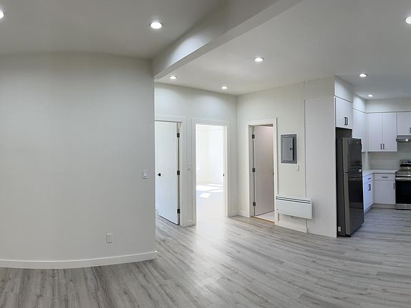 2nd image of 140 Page St APT 1