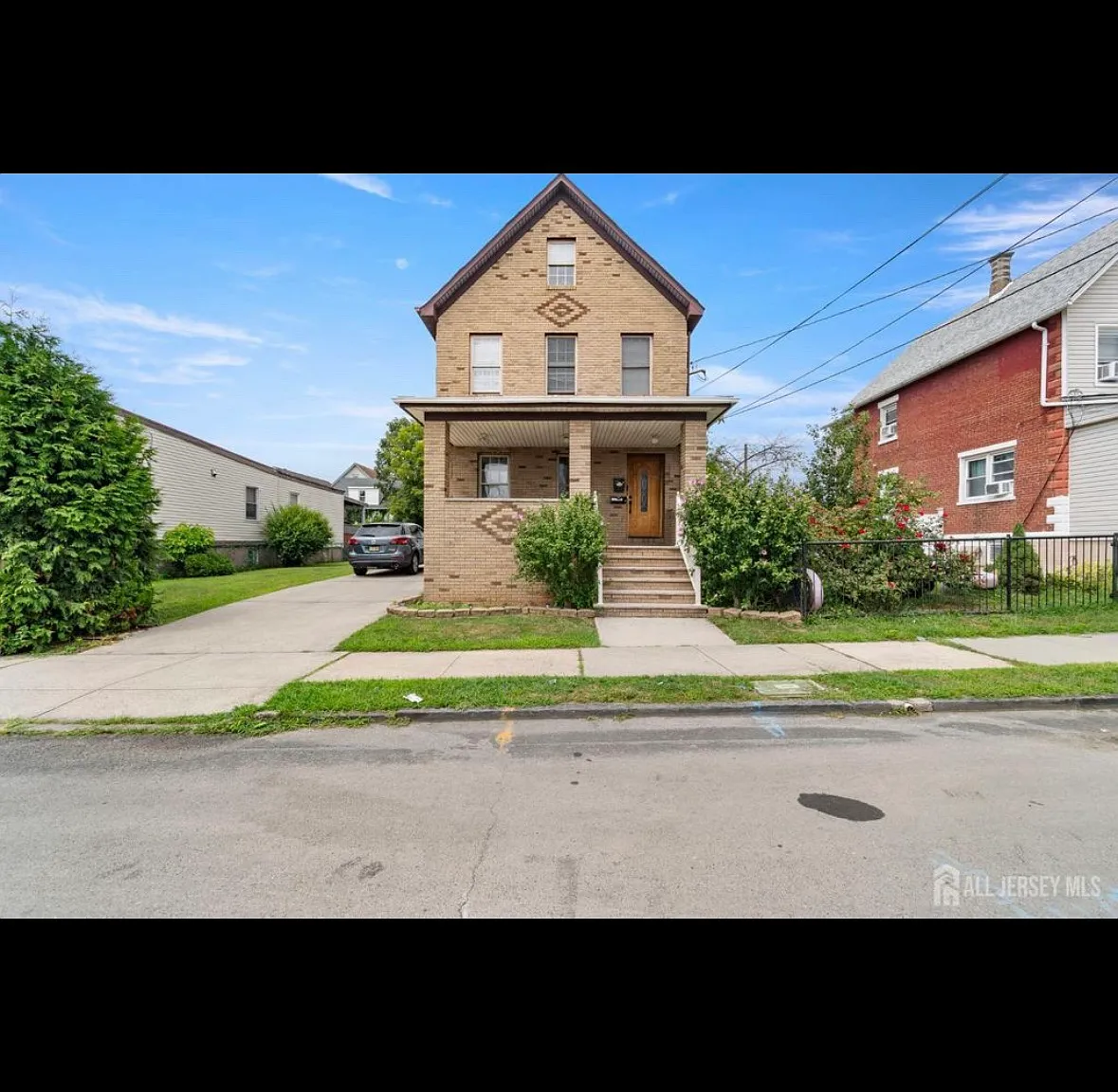 2 bed, 800 sqft, $2,400 — Photo 2