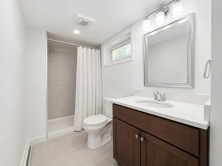 28 Carr St #1 — Photo 19