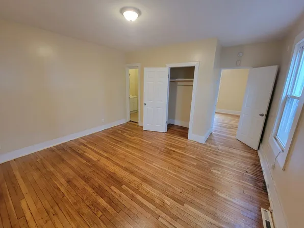 324 Goffe St APT 1, New Haven, CT 06511