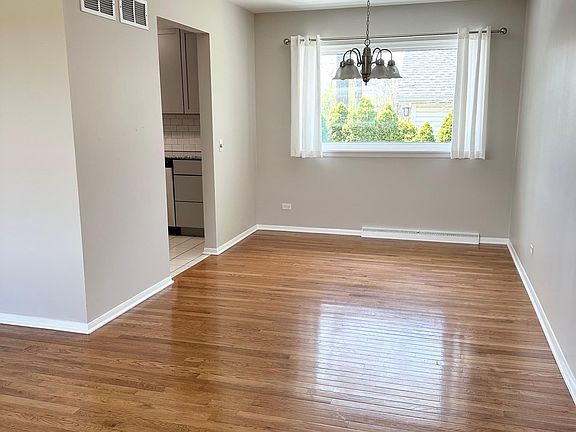 2nd image of 639 Onwentsia Ave #639