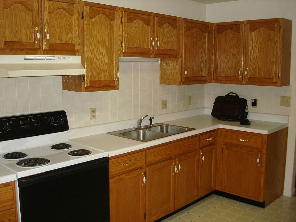 2nd image of 427 W Perry St