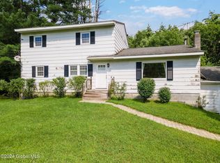 145 Edie Rd, Saratoga Springs, NY 12866