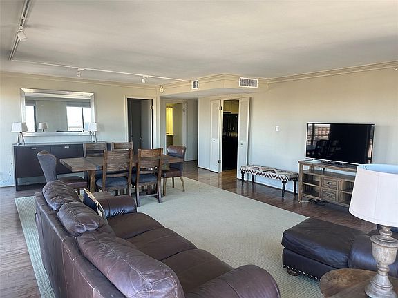 4th image of 1122 Colorado St APT 1902