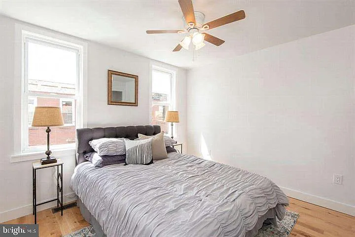 1815 Waterloo St — Photo 13