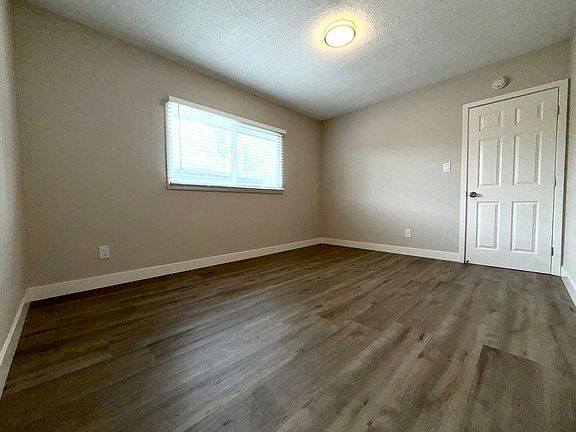 3rd image of 1834 W Greenleaf Ave #A-d