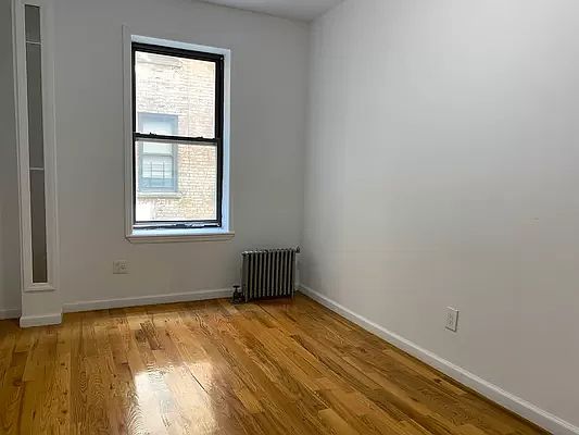 3rd image of 610 W 204th St #225A