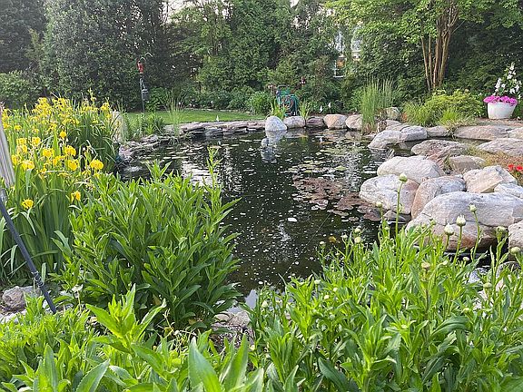 2nd image of 9 Green Haven Ct