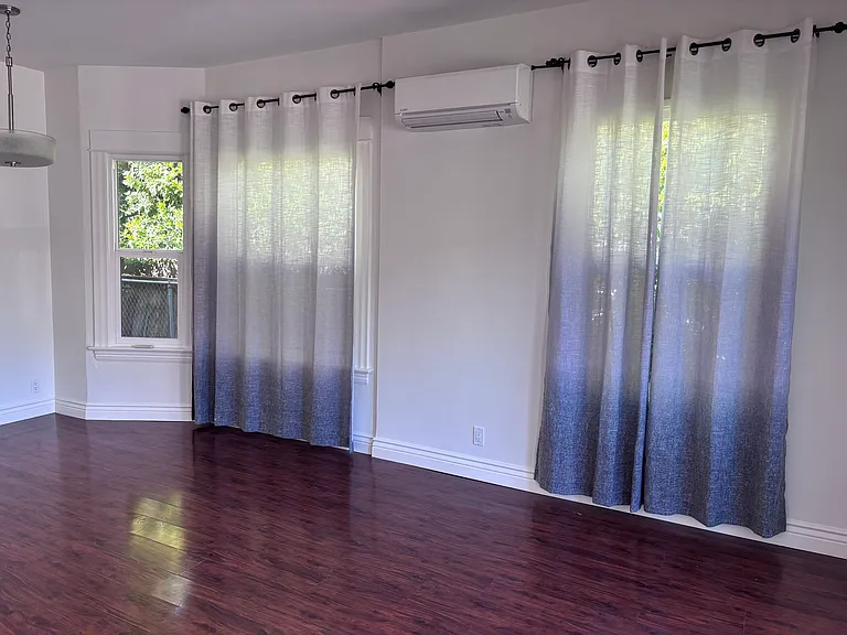 503 Bay St — Photo 7