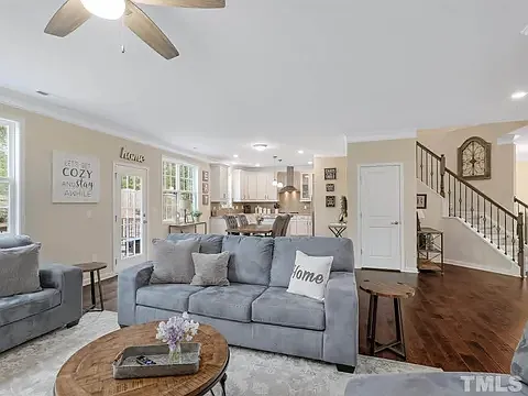 805 Prince Dr — Photo 7