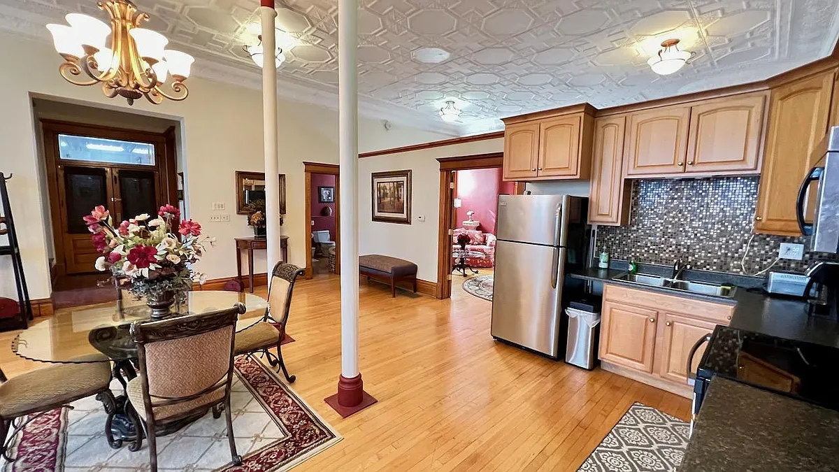 Building Photo - 605 Bluff St #142