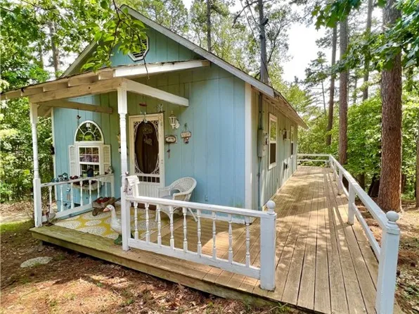 27 Forest Ln, Eureka Springs, AR 72632
