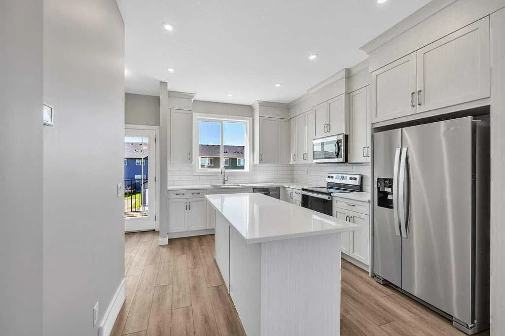Main Floor - 143 Amblefield Avenue NW — Photo 4