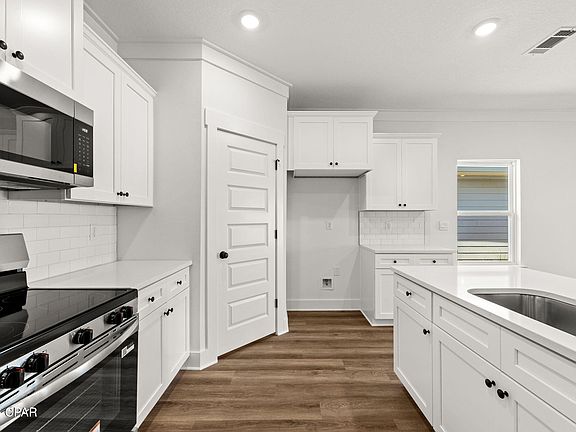 3rd image of 242 Dama Del Mar Way