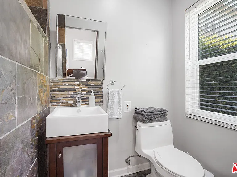 937 S Tremaine Ave — Photo 31