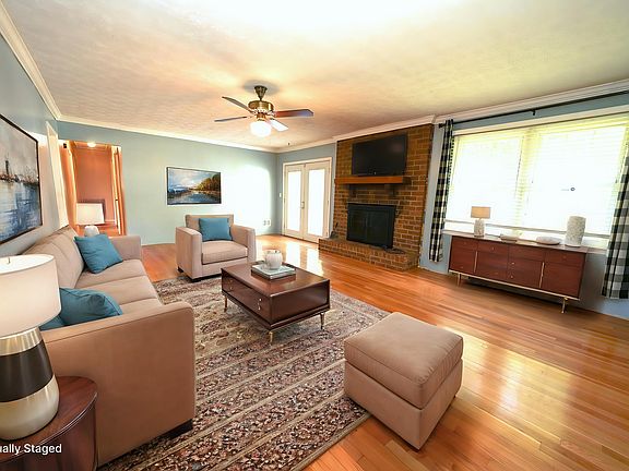 2nd image of 15 Berea Forest Cir