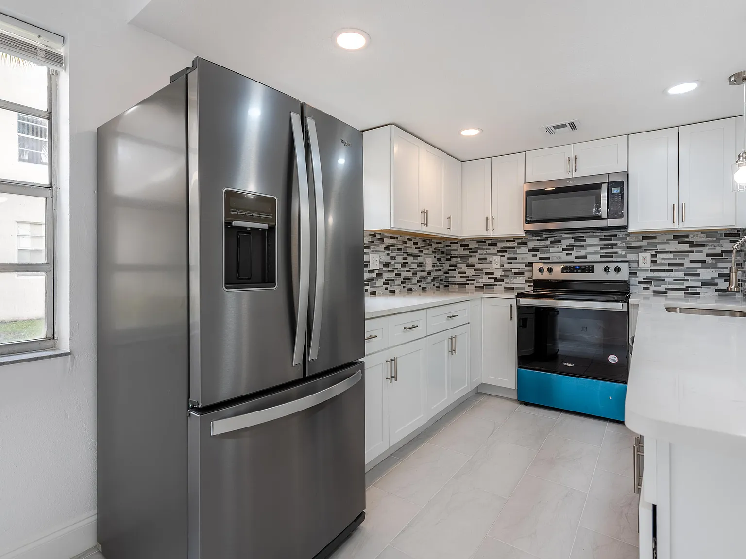 2 bed, 2.0 bath, 907 sqft, $1,800 — Photo 4