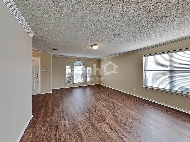 636 Blueberry Hill Ln — Photo 9