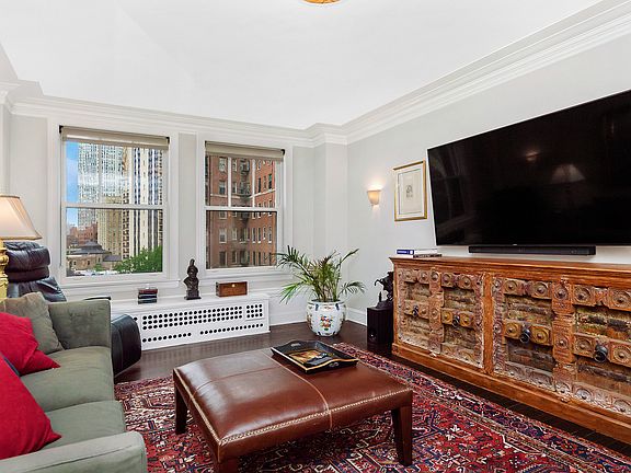 5th image of 2440 N Lakeview Ave #7C