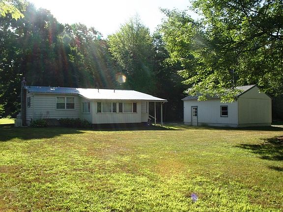 4th image of 74 Woodlawn Ln