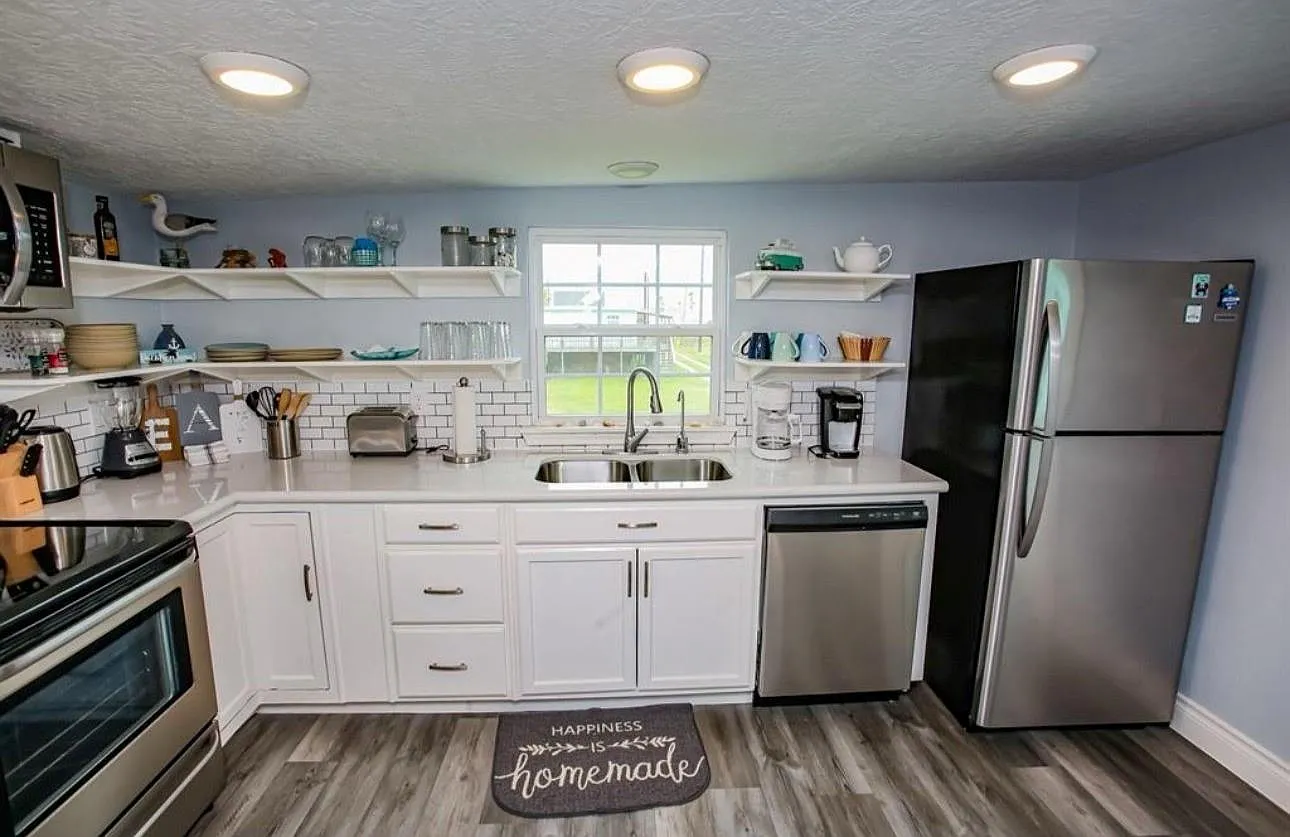 2 bed, 1.0 bath, 776 sqft, $1,900 — Photo 4