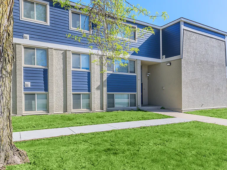 Meadow Park Apartments — Photo 5