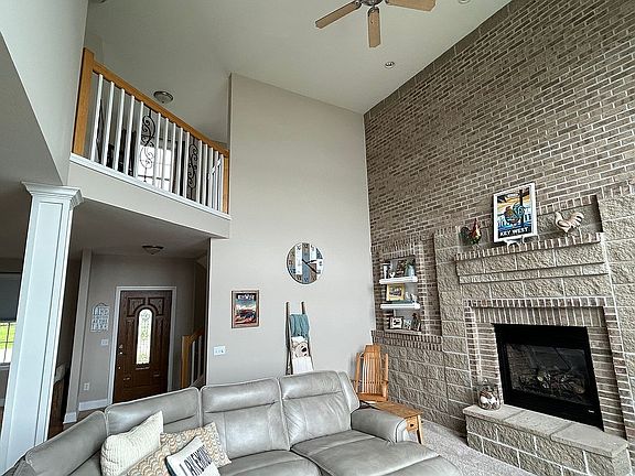 5th image of 8767 Narrow Lake Rd
