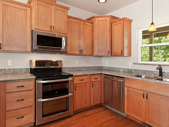 2nd image of 227 SW Teal Ct