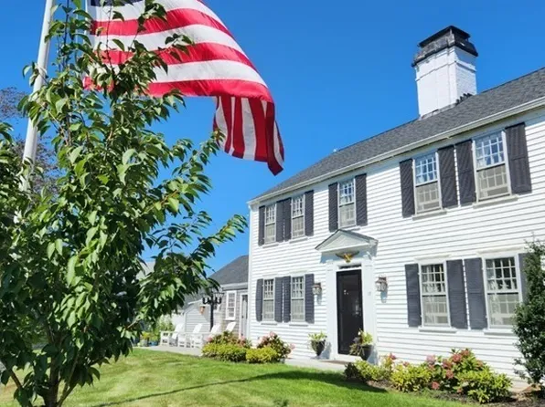 15 Onset Ave, Wareham, MA 02571
