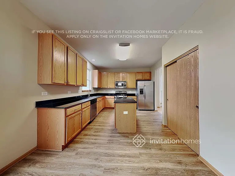 10880 Grand Canyon Ave — Photo 8