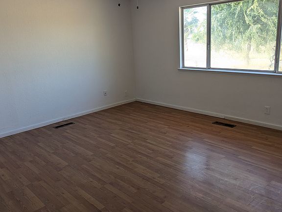 4th image of 35626 Avenue 14