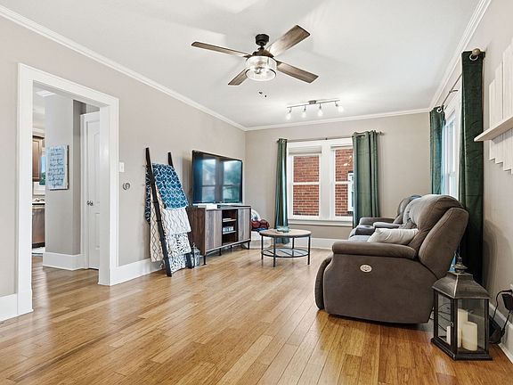 3rd image of 307 W Cleveland St