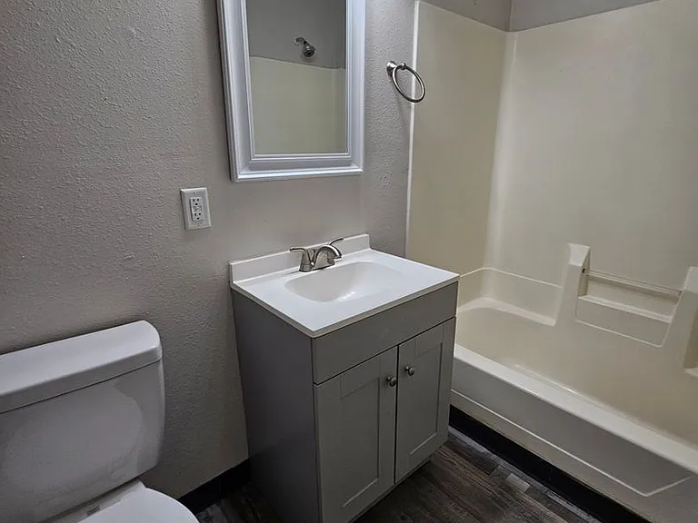 Cedar Rapids 444-Unit (Southview) — Photo 10